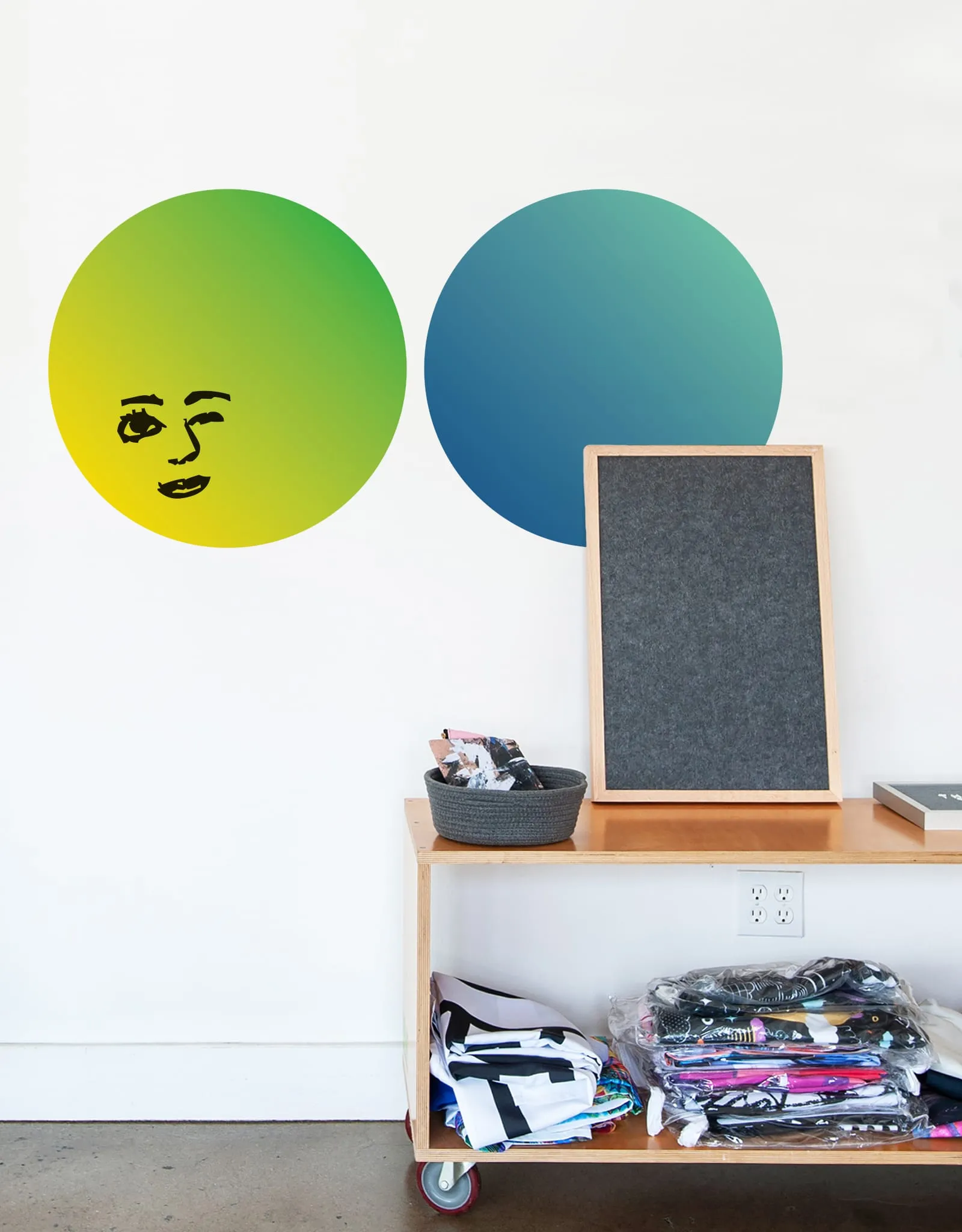 Circle - Yellow Gradient Dry Erase