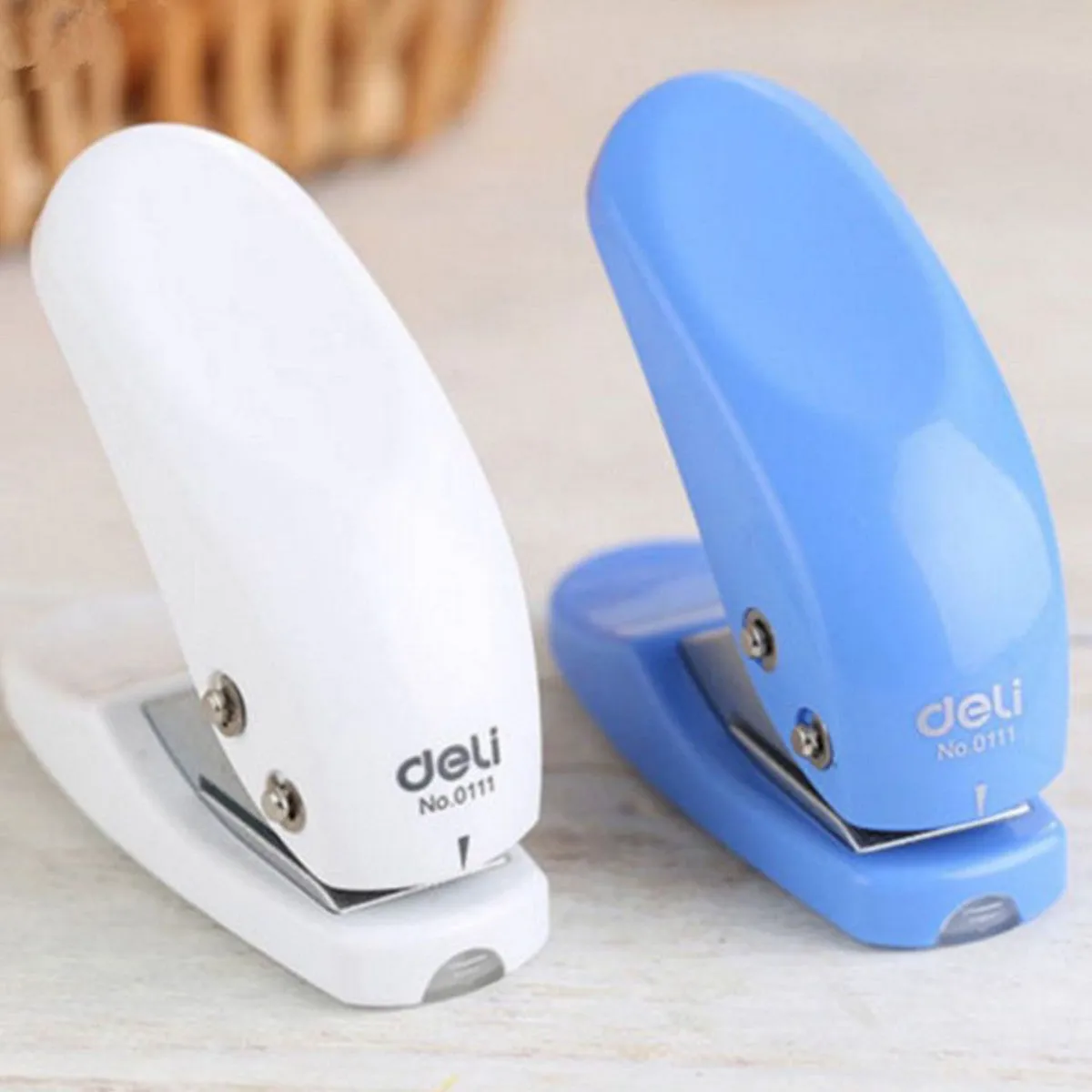 deli Single Hole Puncher No. 0111, 10 Sheets Capacity, Assorted Colors